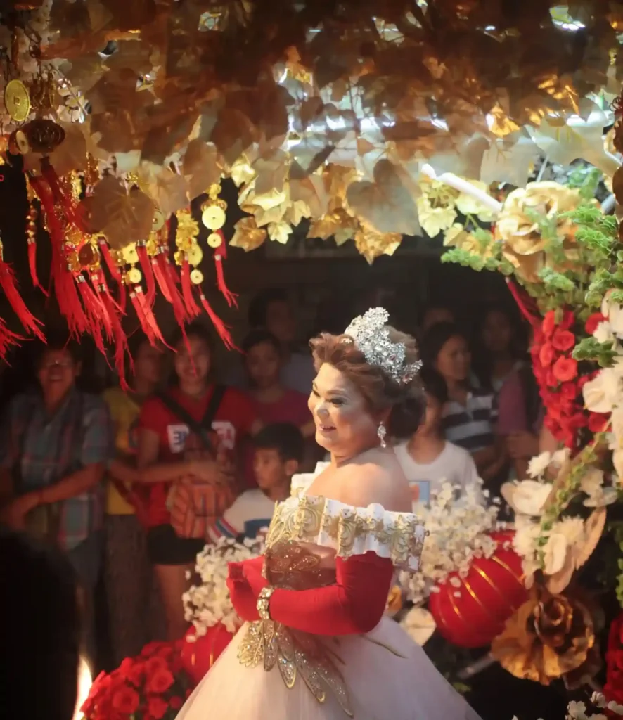 flores de mayo santacruzan